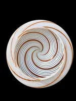 Vase avec couvercle et poignée en forme de fleur, en verre soufflé strié en spirale,