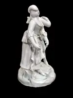 Sculpture représentant une scène galante, en porcelaine blanche. Manufacture Antonibon, Nove di Bassano.
