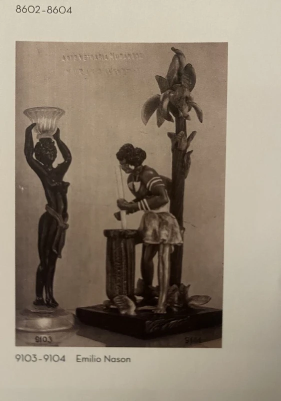 Candeliere in vetro soffiato con figura femminile neoclassica policroma e foglia oro