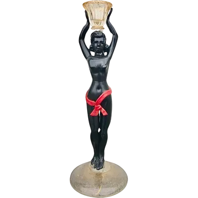 Candeliere in vetro soffiato con figura femminile neoclassica policroma e foglia oro