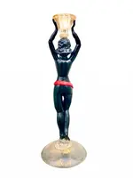 Candeliere in vetro soffiato con figura femminile neoclassica policroma e foglia oro