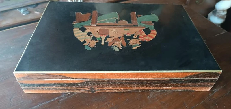 Inlaid wooden game box from the early 1900s