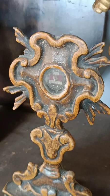 Small lacquered wooden reliquary containing an 18th-century relic