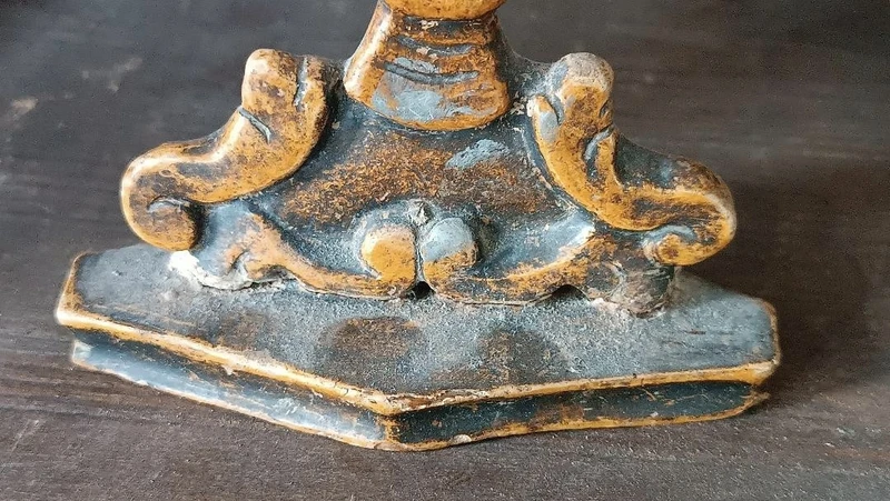 Small lacquered wooden reliquary containing an 18th-century relic