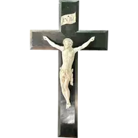 Cristo in avorio su croce in legno di ebano.