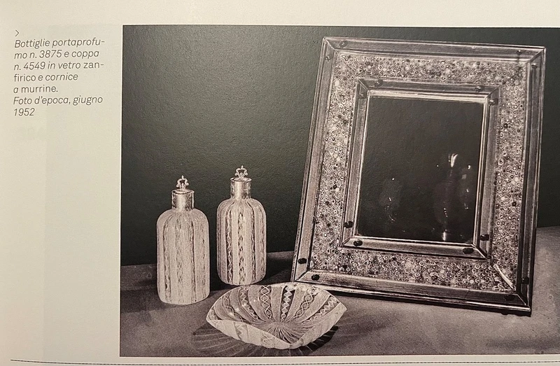 Coppia di bottiglie da profumo a sezione esagonale in vetro zanfirico.Venini,Murano.