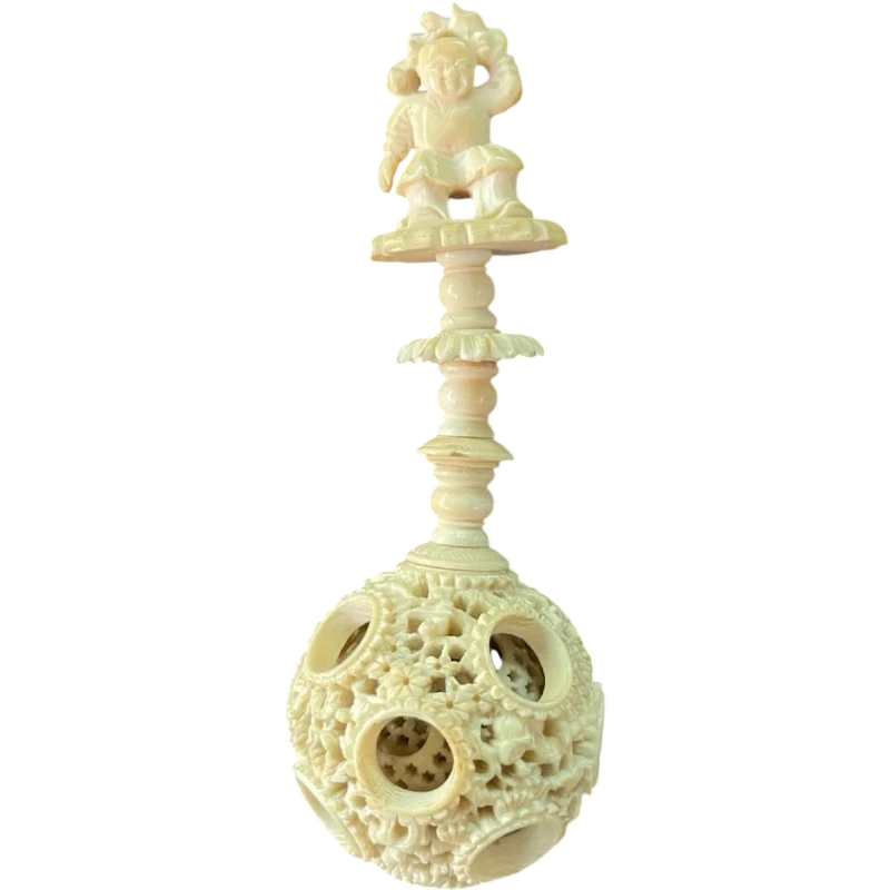Openwork ivory sculpture: Cantonese "Boul" featuring a male figure.