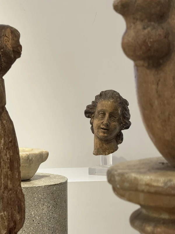 Sculpture en bois représentant une tête d'ange - Gênes (Italie), XVIIe siècle
