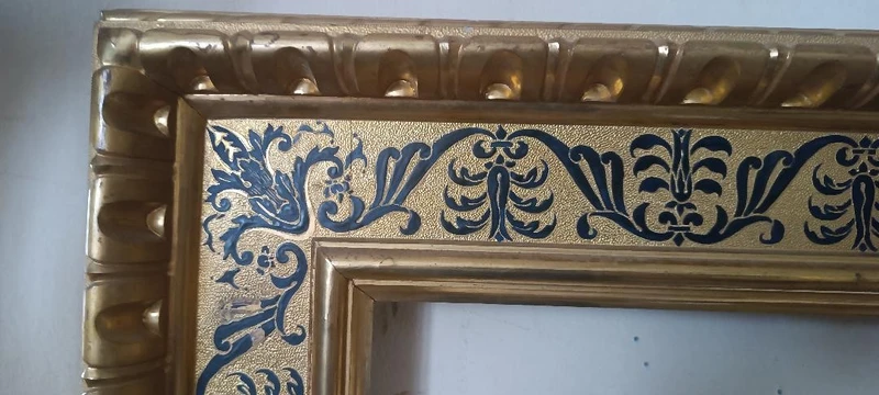 Ancien cadre doré en bois de style Renaissance, 88 x 69,5 cm