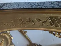 Grande console rococo dorée avec plateau en marbre, fin du XIXe - début du XXe siècle