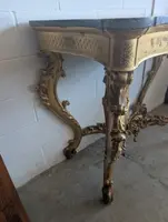 Grande console rococo dorée avec plateau en marbre, fin du XIXe - début du XXe siècle
