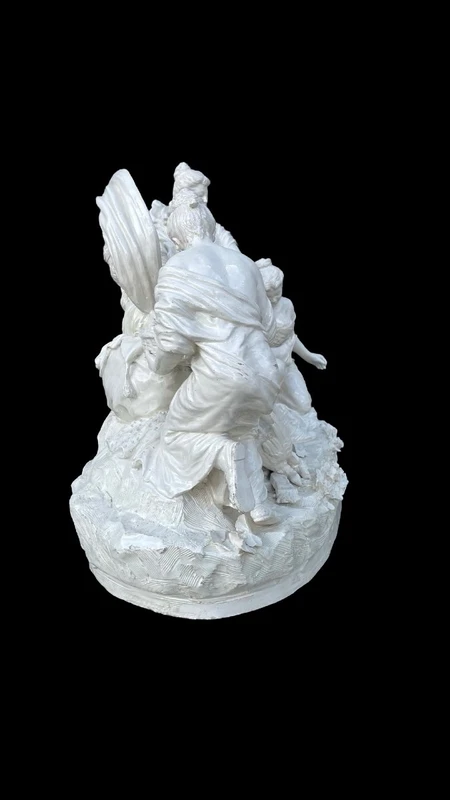 Grand ensemble sculptural en faïence représentant la figure mythologique de Diane la chasseuse