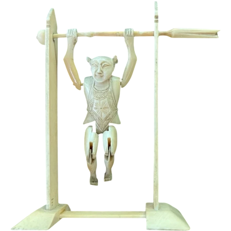Figurine articulée d'une gymnaste en ivoire.