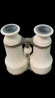Binocolo in avorio con dettagli in ottone.