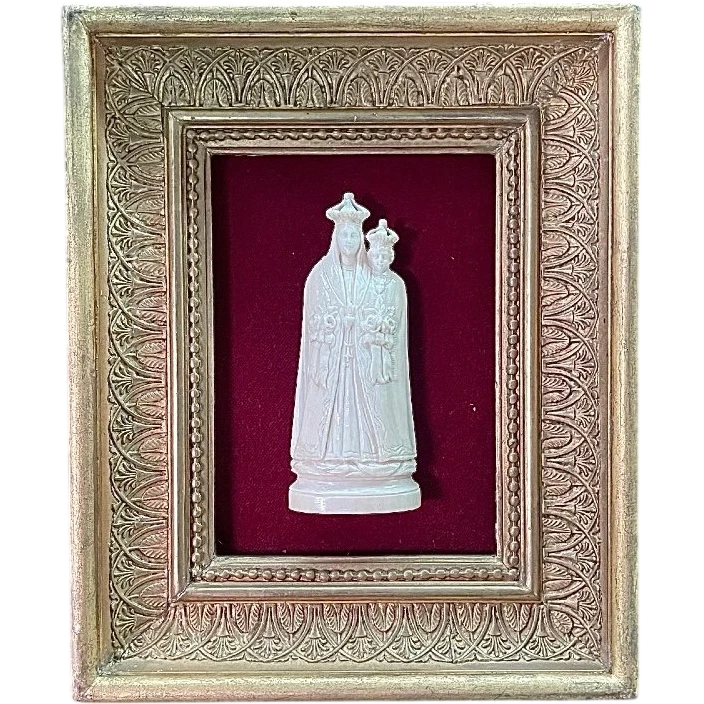 Bas-relief en ivoire représentant la Vierge à l'Enfant de Lorette.
