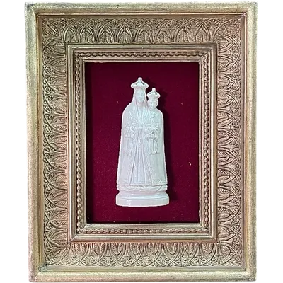 Bas-relief en ivoire représentant la Vierge à l'Enfant de Lorette.
