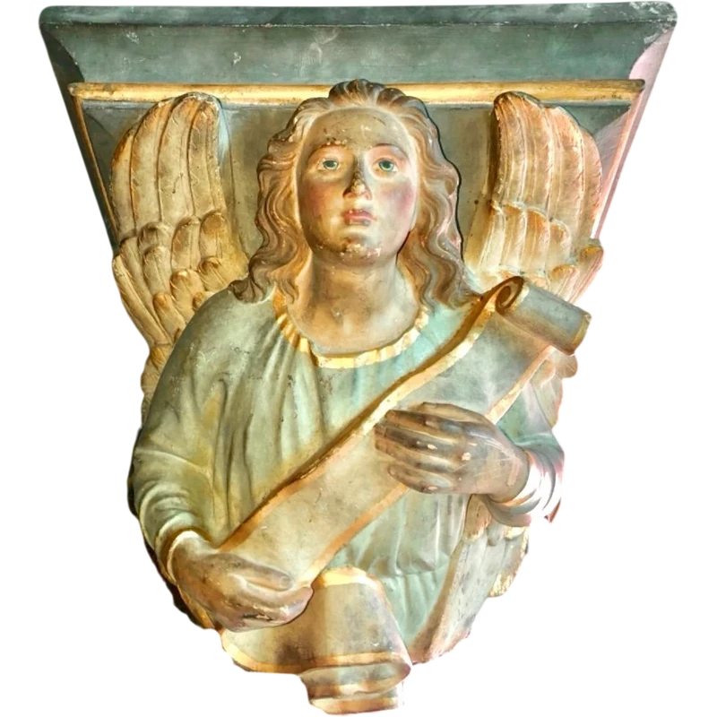 Grande étagère en terre cuite représentant un ange avec un ruban.