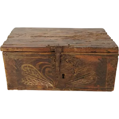 Antique fruitwood box, painted with stylized motifs. 17th century, Italy