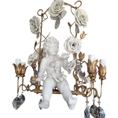 Lampadario a 6 Luci con Putto in Porcellana, Cristalli e Rose – Anni ’50