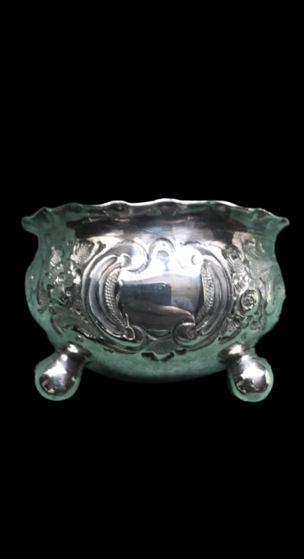 Servizio di 4 saliere in argento con decori floreali e rocaille  con scatola originale.