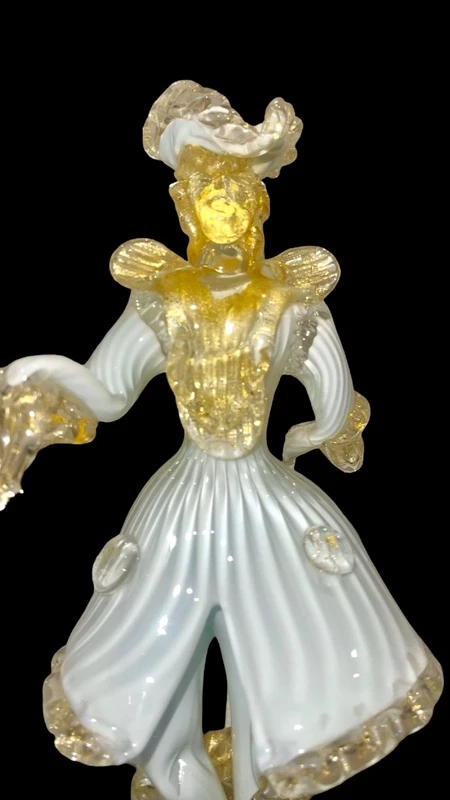 Coppia maschile e femminile - maschere goldoniane in vetro con foglia oro e lattimo.