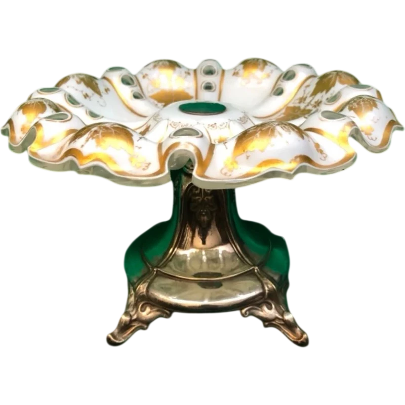 Alzata centrotavola tripode in argento con coppa in cristallo incamiciato e molato