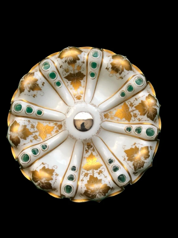 Alzata centrotavola tripode in argento con coppa in cristallo incamiciato e molato