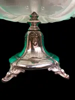 Alzata centrotavola tripode in argento con coppa in cristallo incamiciato e molato