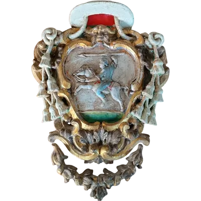 Antique heraldic coat of arms made of lacquered and gilded wood, late 17th to early 18th century