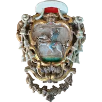 Ancien blason en bois laqué et doré, fin du XVIIe - début du XVIIIe siècle