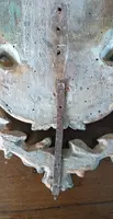 Ancien blason en bois laqué et doré, fin du XVIIe - début du XVIIIe siècle