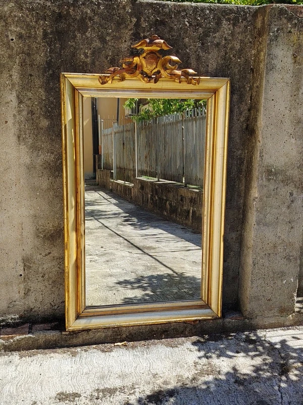 Grand miroir en bois du XIXe siècle, doré à la feuille, avec corniche