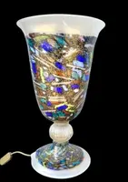 Lampada a forma di vaso-calice con inserti a tessere,murrine e foglia oro. Pezzo unico.