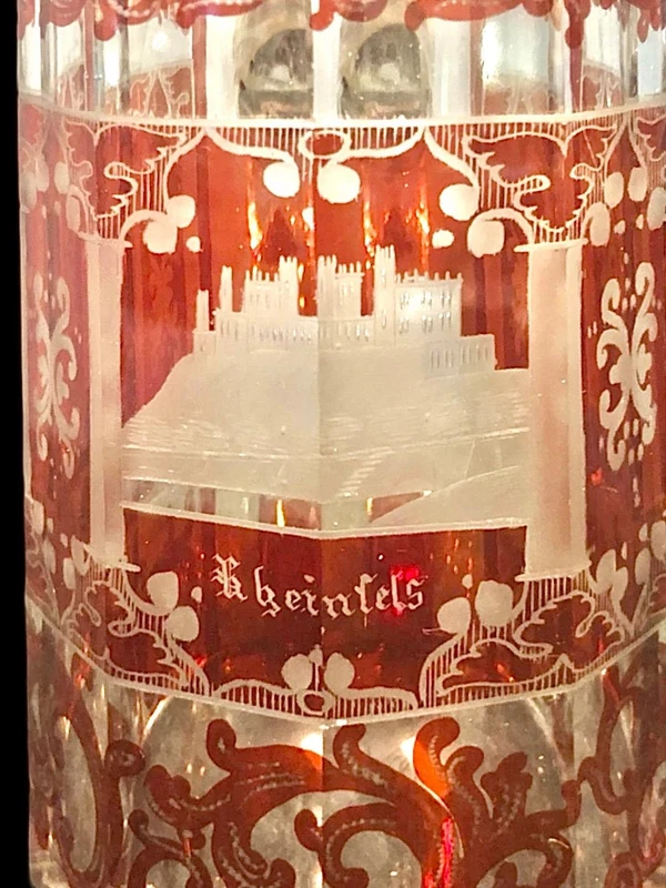 bicchiere Boemia biedermeier con scena architettonica