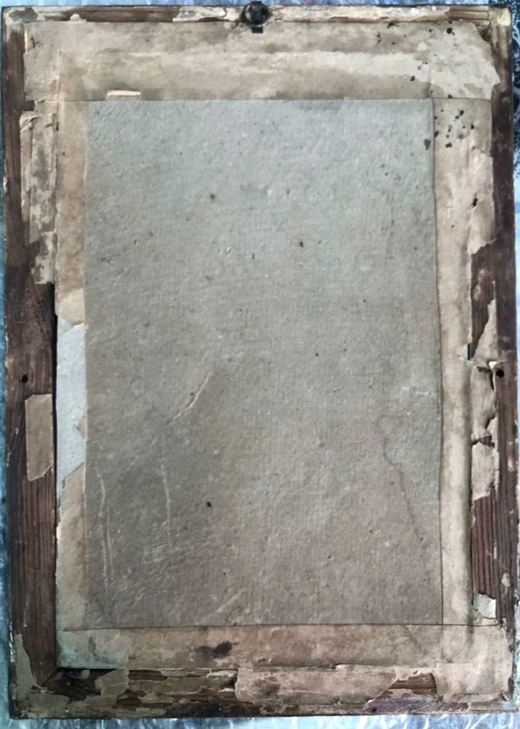 Peinture à l'huile sur toile représentant une femme en costume traditionnel.