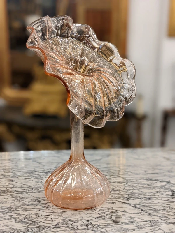 Vaso di forma floreale