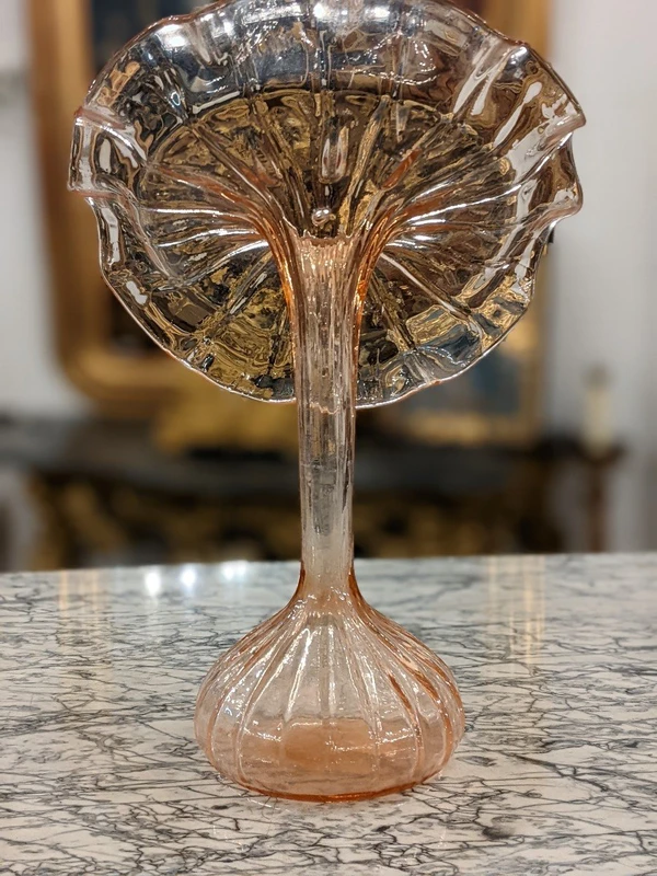 Vaso di forma floreale