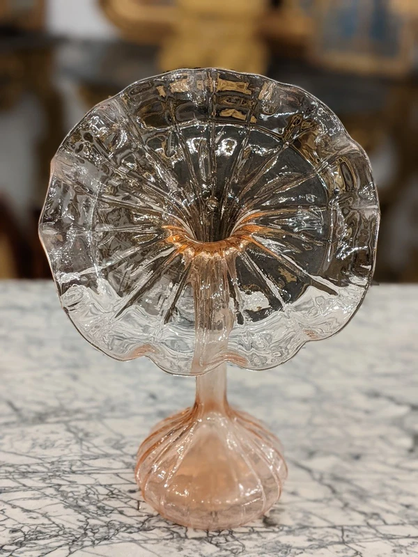 Vaso di forma floreale