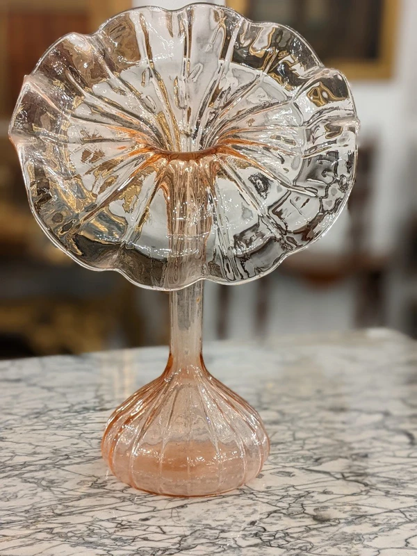 Vaso di forma floreale