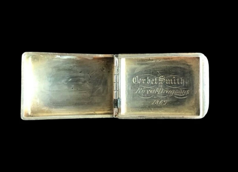Silver matchbox with engraved floral motifs