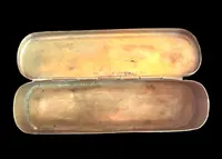 Tabatière en laiton gravée de six vignettes représentant la vie de Jacob.