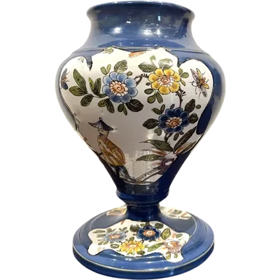 Majolica vase decorated with medallions featuring Oriental figures. Felice Clerici.