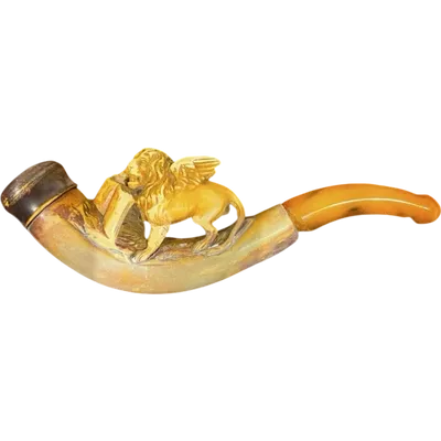 A pipe made of sea foam (magnesite) featuring the figure of the Lion of St. Mark.