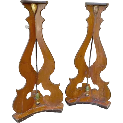 Grande coppia di candelieri , basi , treppiedi in legno dipinto , di fine '700 primi 800