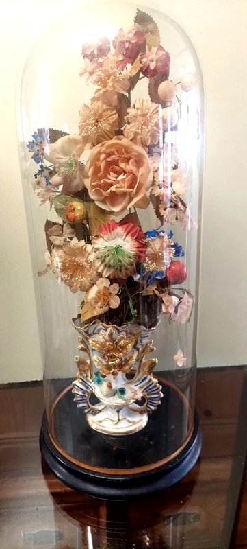 Antica Campana in vetro soffiato vaso in ceramica e fiori di stoffa XIX sec.