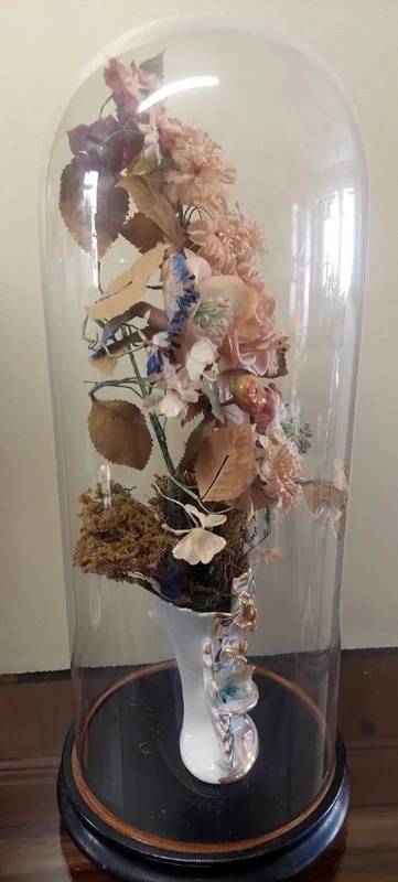 Antica Campana in vetro soffiato vaso in ceramica e fiori di stoffa XIX sec.