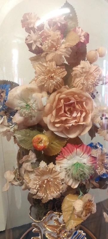 Antica Campana in vetro soffiato vaso in ceramica e fiori di stoffa XIX sec.