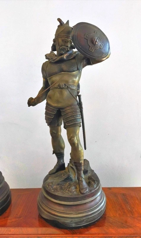 Paire de sculptures en métal - « guerriers » Detrier H.66 cm