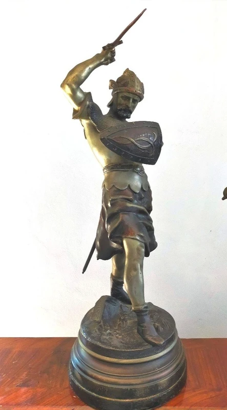 Paire de sculptures en métal - « guerriers » Detrier H.66 cm
