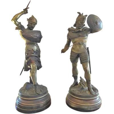 Coppia sculture in metallo -"guerrieri" Detrier H.66 CM